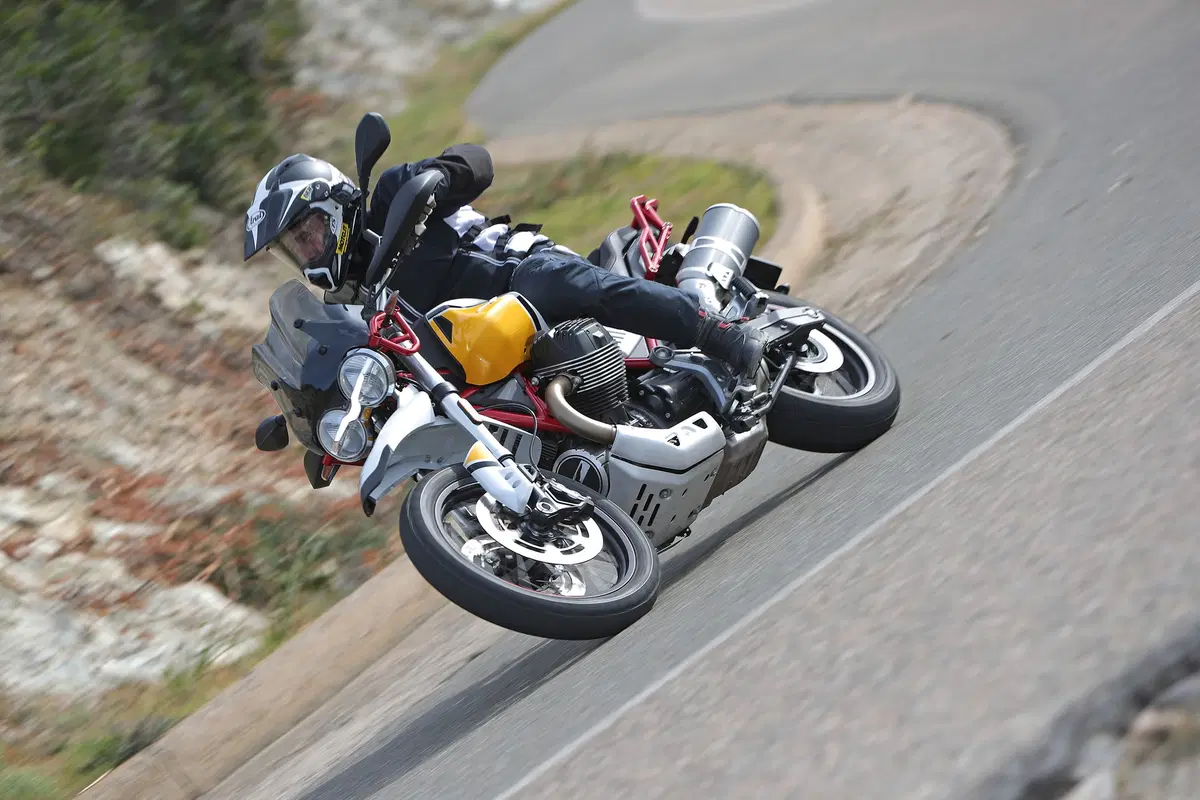 Moto Guzzi V85TT TEST: video anteprima (10)