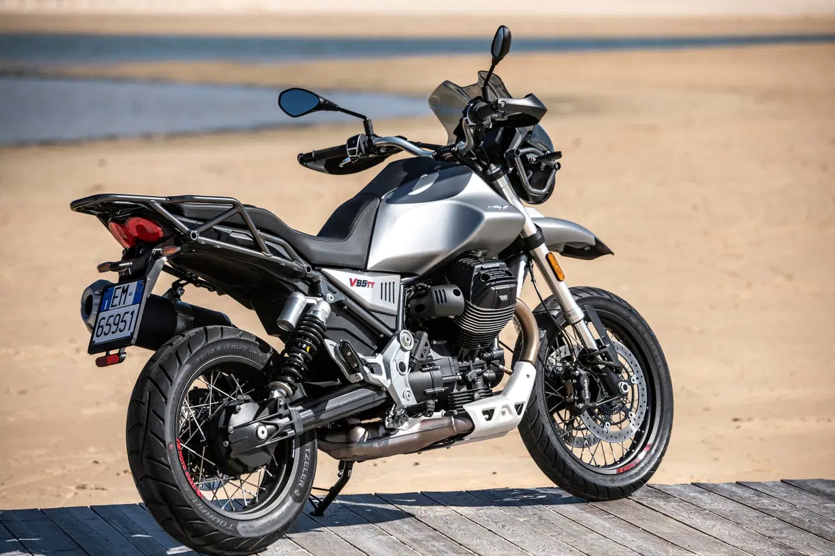 Moto Guzzi V85TT TEST: video anteprima (13)