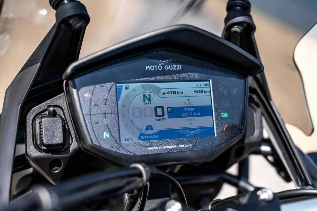 Moto Guzzi V85TT TEST: video anteprima (18)