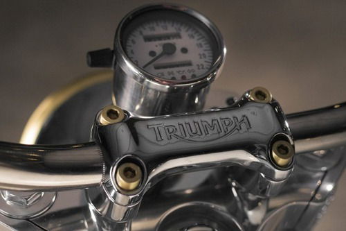 Triumph Bonneville #43 Ruby: una scrambler dai toni pacati (4)