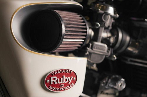 Triumph Bonneville #43 Ruby: una scrambler dai toni pacati (5)