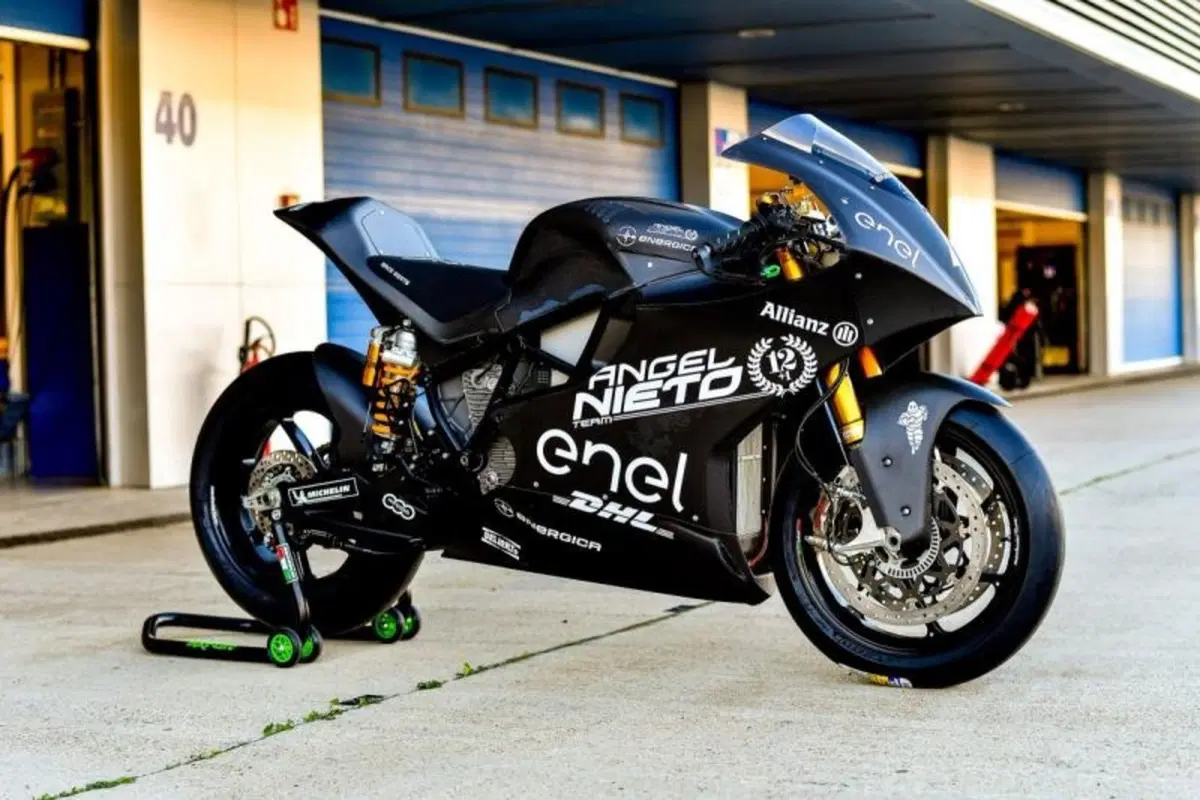 Al via i test MotoE a Jerez (2)