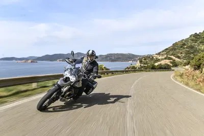 Moto Guzzi V85TT TEST: l'aquila vola alto! Pregi e difetti dalla prova