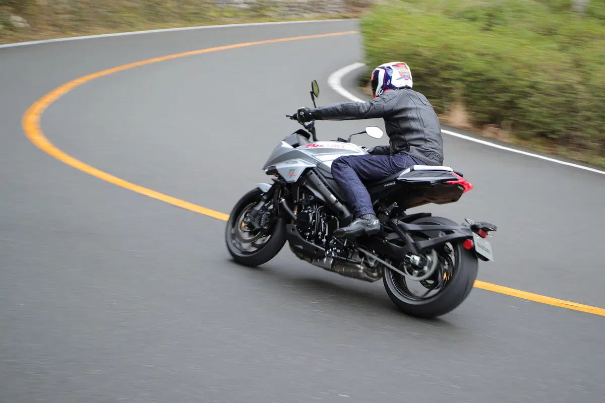 Suzuki Katana. Il ritorno della leggenda (10)