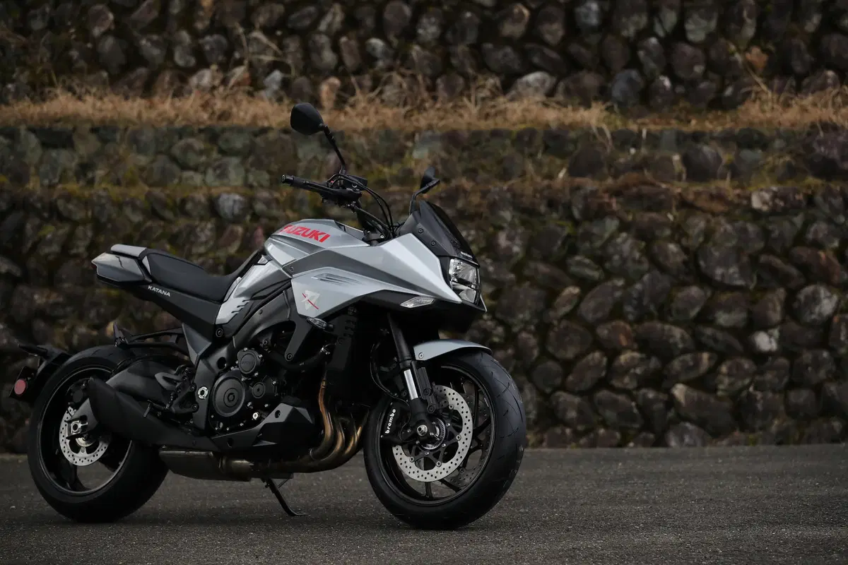 Suzuki Katana. Il ritorno della leggenda (16)