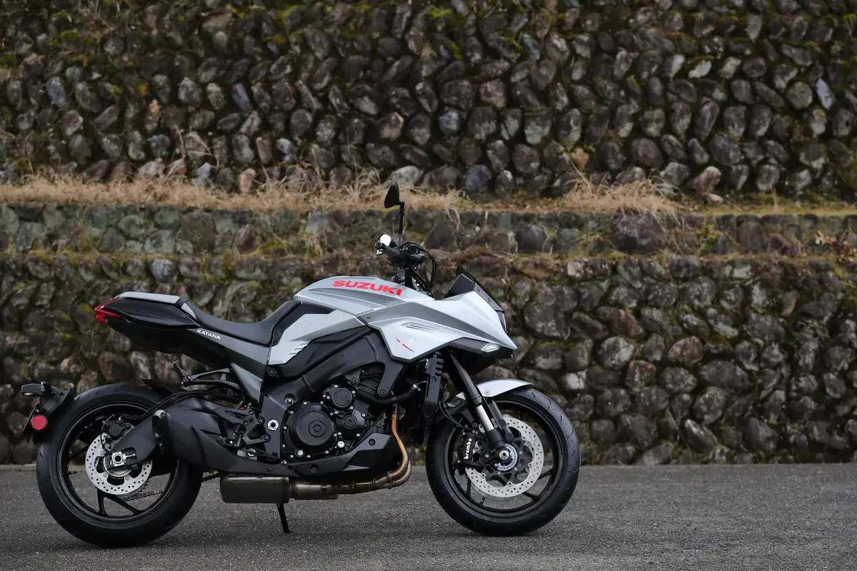 Suzuki Katana. Il ritorno della leggenda (19)