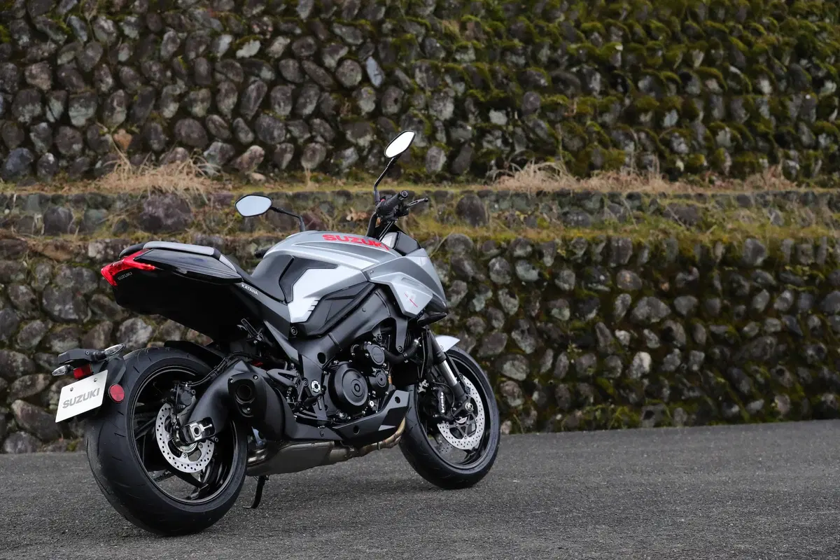Suzuki Katana. Il ritorno della leggenda (20)