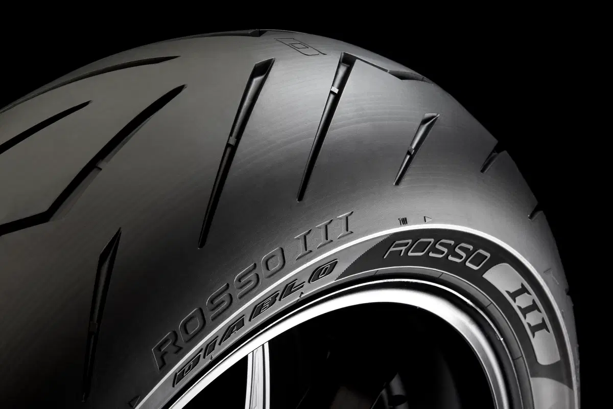 Pirelli Diablo Rosso III (5)