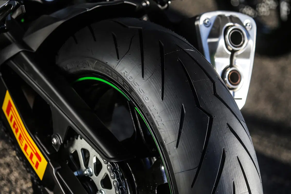 Pirelli Diablo Rosso III (8)