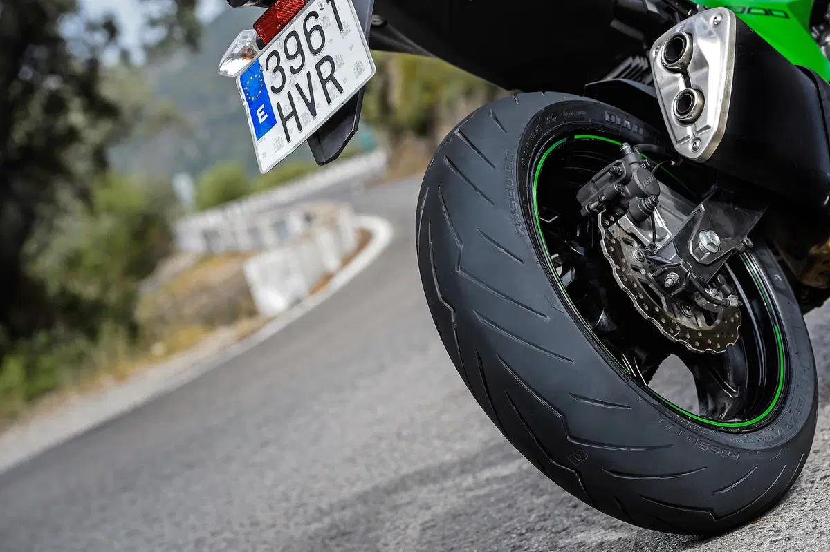 Pirelli Diablo Rosso III (9)
