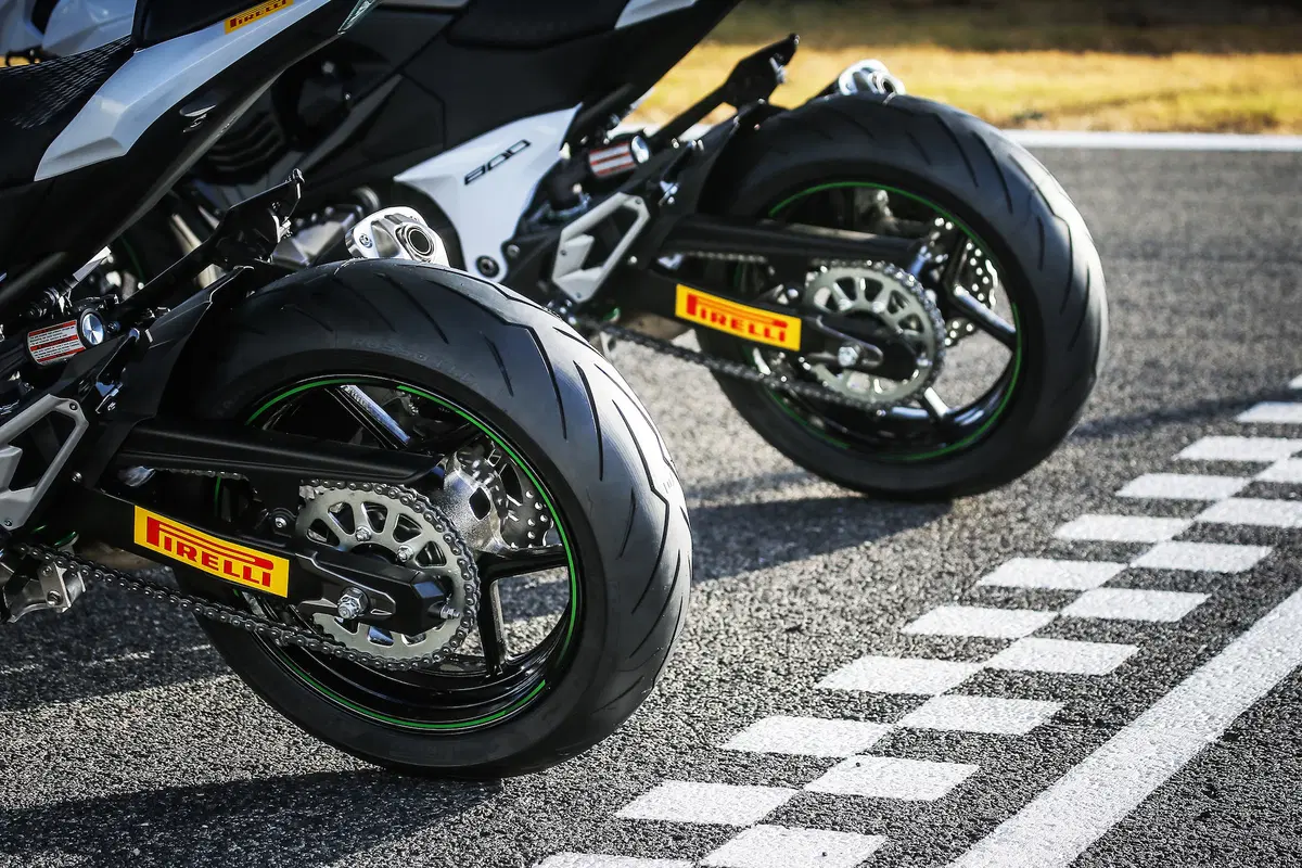 Pirelli Diablo Rosso III (10)
