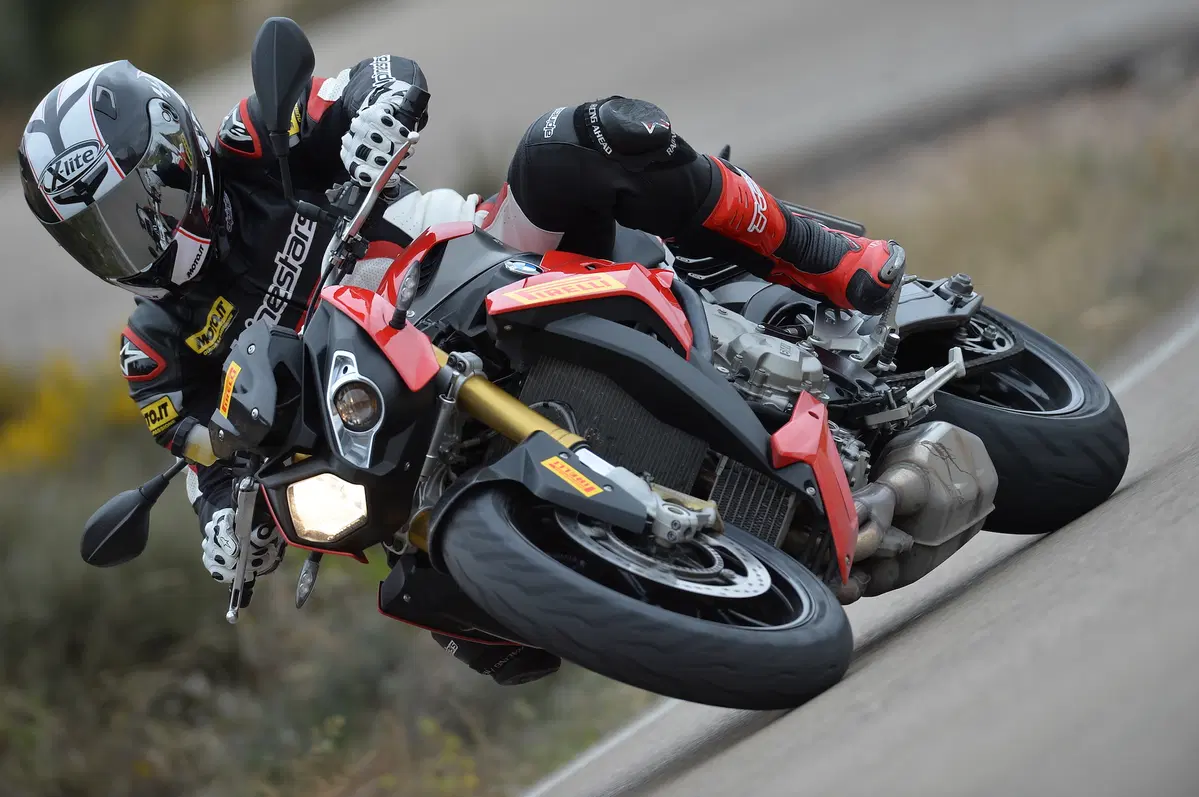 Pirelli Diablo Rosso III (11)