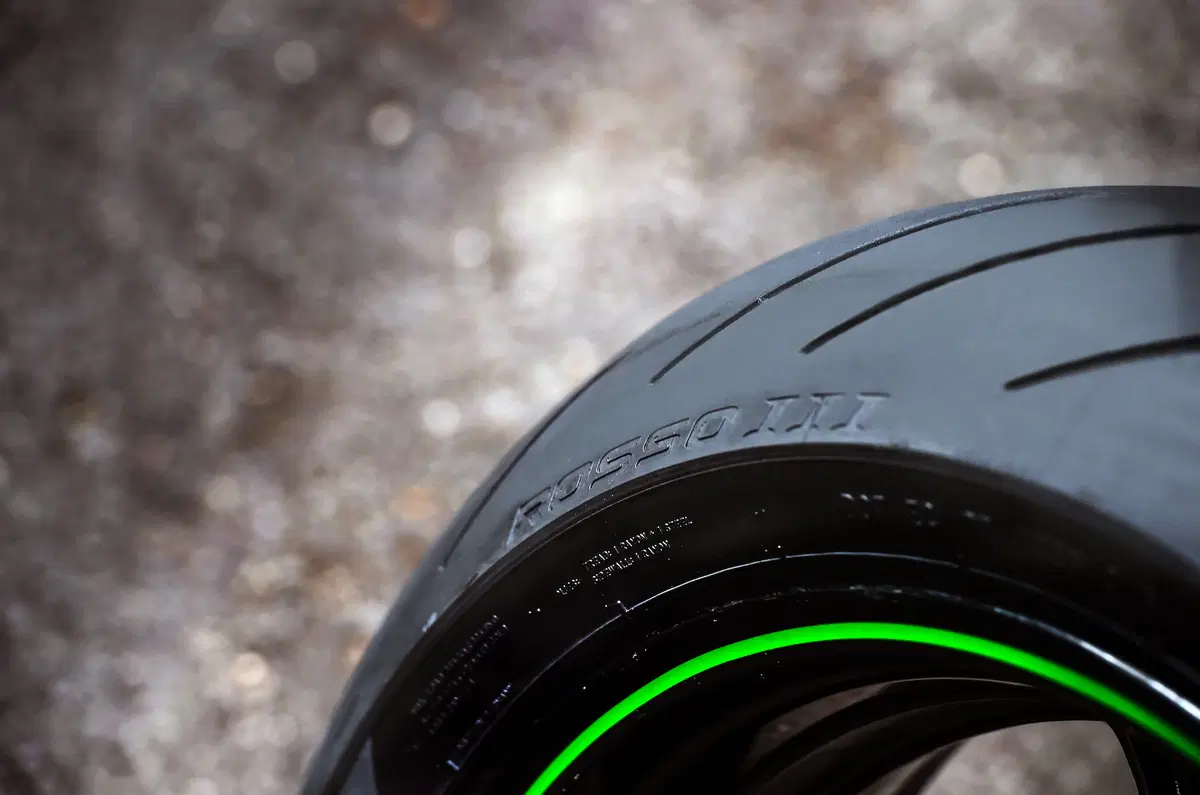 Pirelli Diablo Rosso III (12)