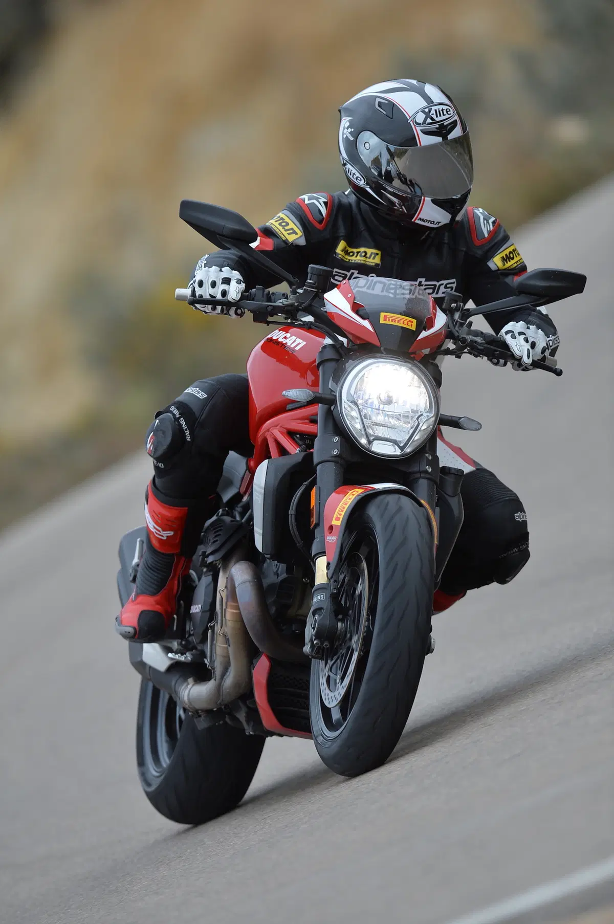 Pirelli Diablo Rosso III (4)