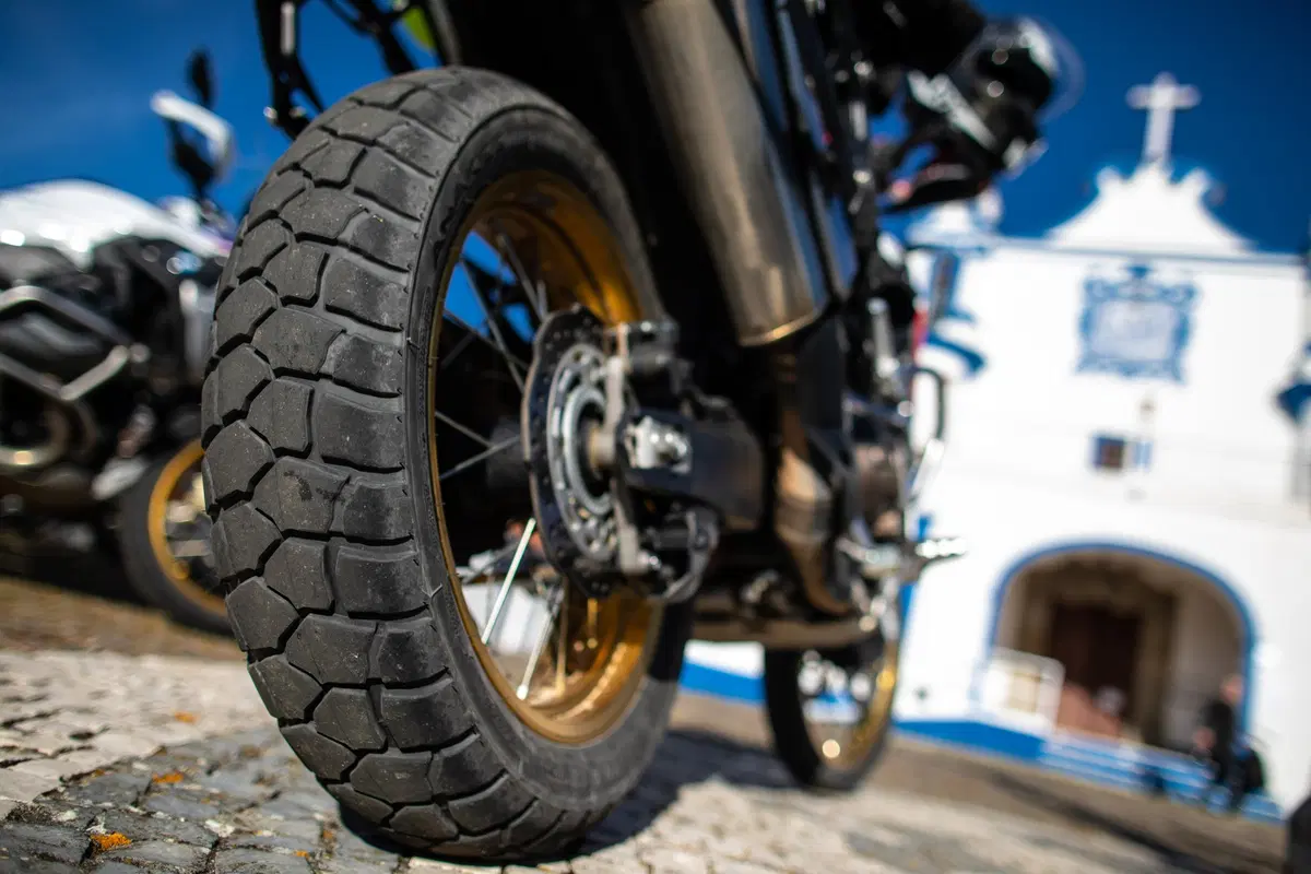 Test Michelin Anakee Adventure 2019: 80% On, 20% Off (2)