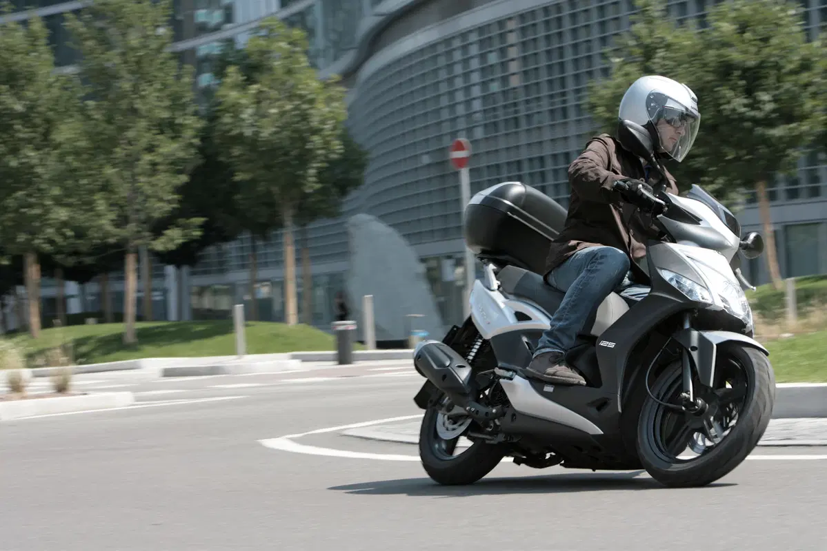 Kymco Agility 125 Agility 125i R16 + (2016 - 17) (15)