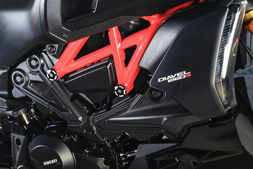 Tappi telaio realizzati da Rizoma per Ducati Diavel 1260S