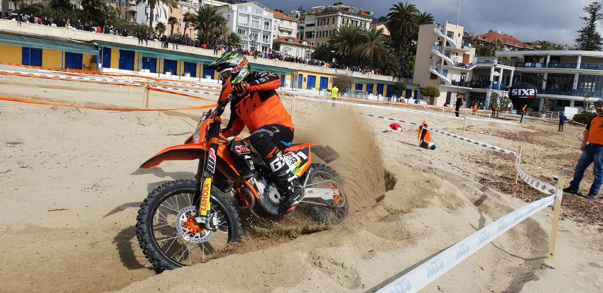 Trofeo Enduro KTM, prima prova a Sanremo: Gio Sala ci spiega come si guida sulla sabbia! (5)