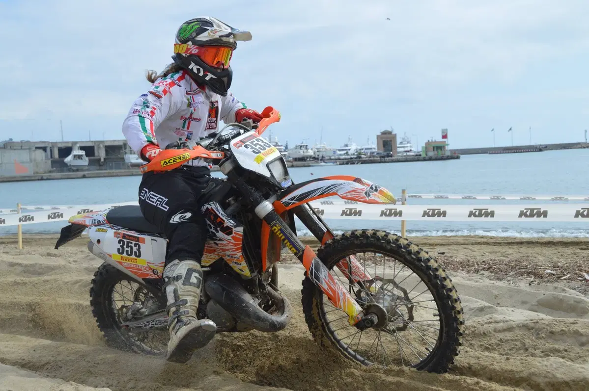 Trofeo Enduro KTM, prima prova a Sanremo: Gio Sala ci spiega come si guida sulla sabbia! (12)