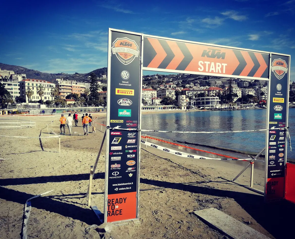 Trofeo Enduro KTM, prima prova a Sanremo: Gio Sala ci spiega come si guida sulla sabbia! (19)