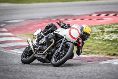 Moto Guzzi V7 III Fast Endurance, TEST: che sorpresa!