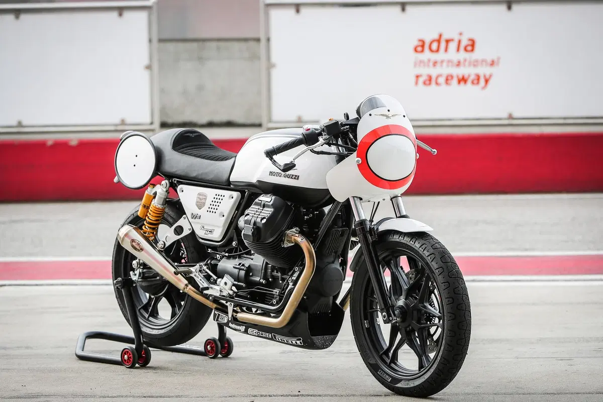 Moto Guzzi V7 III Fast Endurance, TEST: che sorpresa! (5)