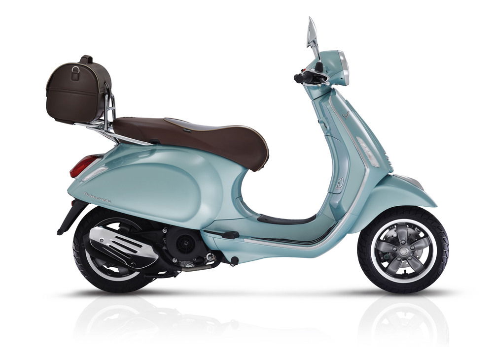 Vespa Primavera 50 4T 3V Settantesimo (2016) (2)