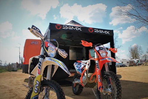 24MX, il gazebo da pista (4)