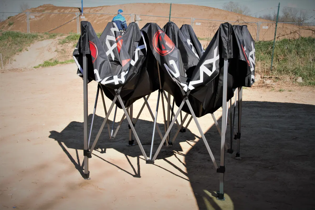 24MX, il gazebo da pista (13)