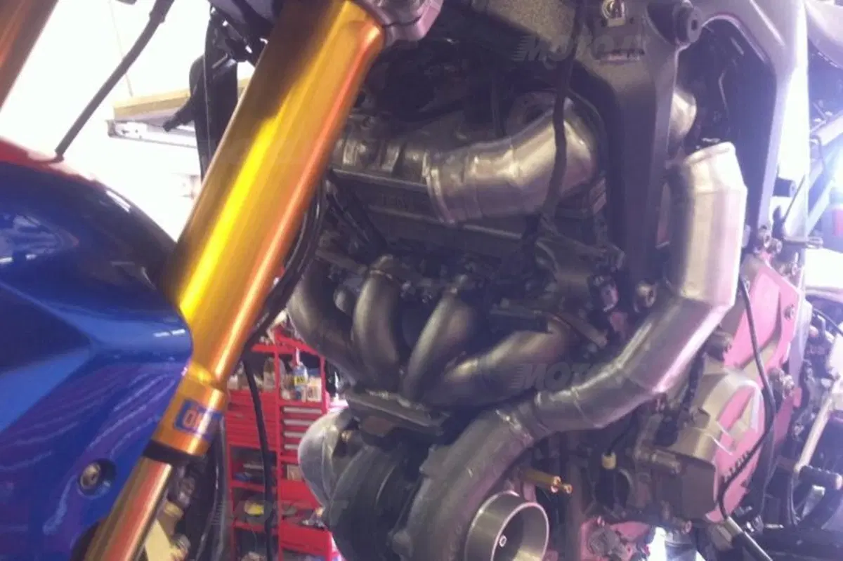 BMW S1000RR Turbo da 350 cavalli (3)