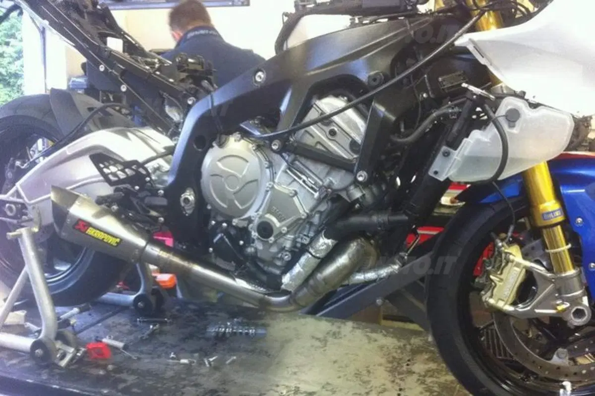 BMW S1000RR Turbo da 350 cavalli (6)