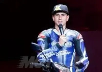Jorge Lorenzo in tour con Yamaha da Jakarta a Bali