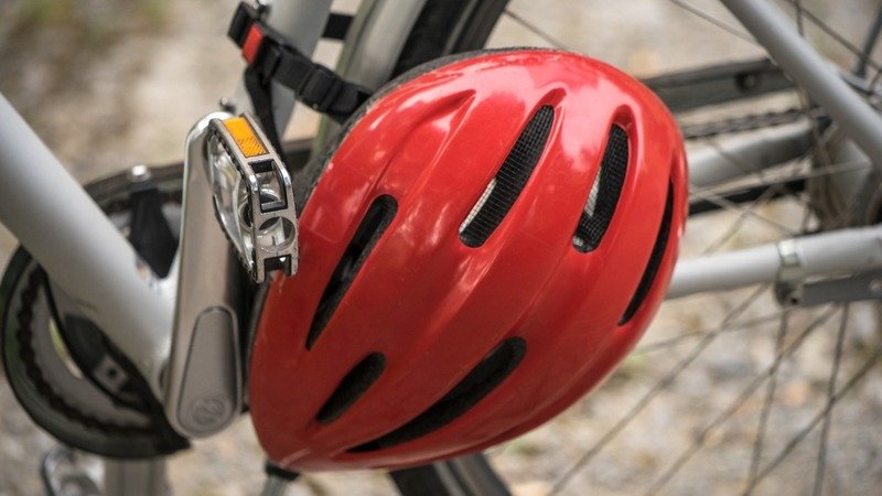 Bici elettriche: ci sar&agrave; obbligo di targa, casco ed assicurazione?