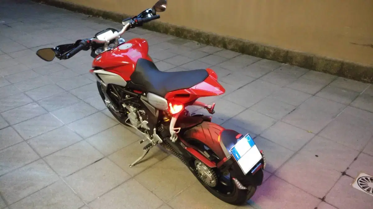 MV Agusta Rivale 800 EAS ABS (2013 -17) (3)