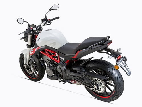 Benelli 302S 2019, due cilindri competitivi (4)