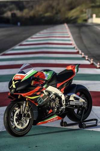 Aprilia RSV4 X, dieci esemplari da 225 cv e 165 kg (4)