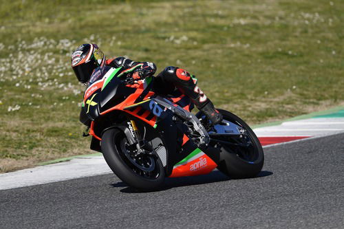 Aprilia RSV4 X, dieci esemplari da 225 cv e 165 kg (5)