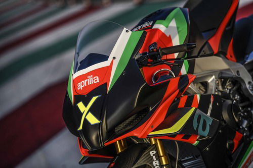 Aprilia RSV4 X, dieci esemplari da 225 cv e 165 kg (8)