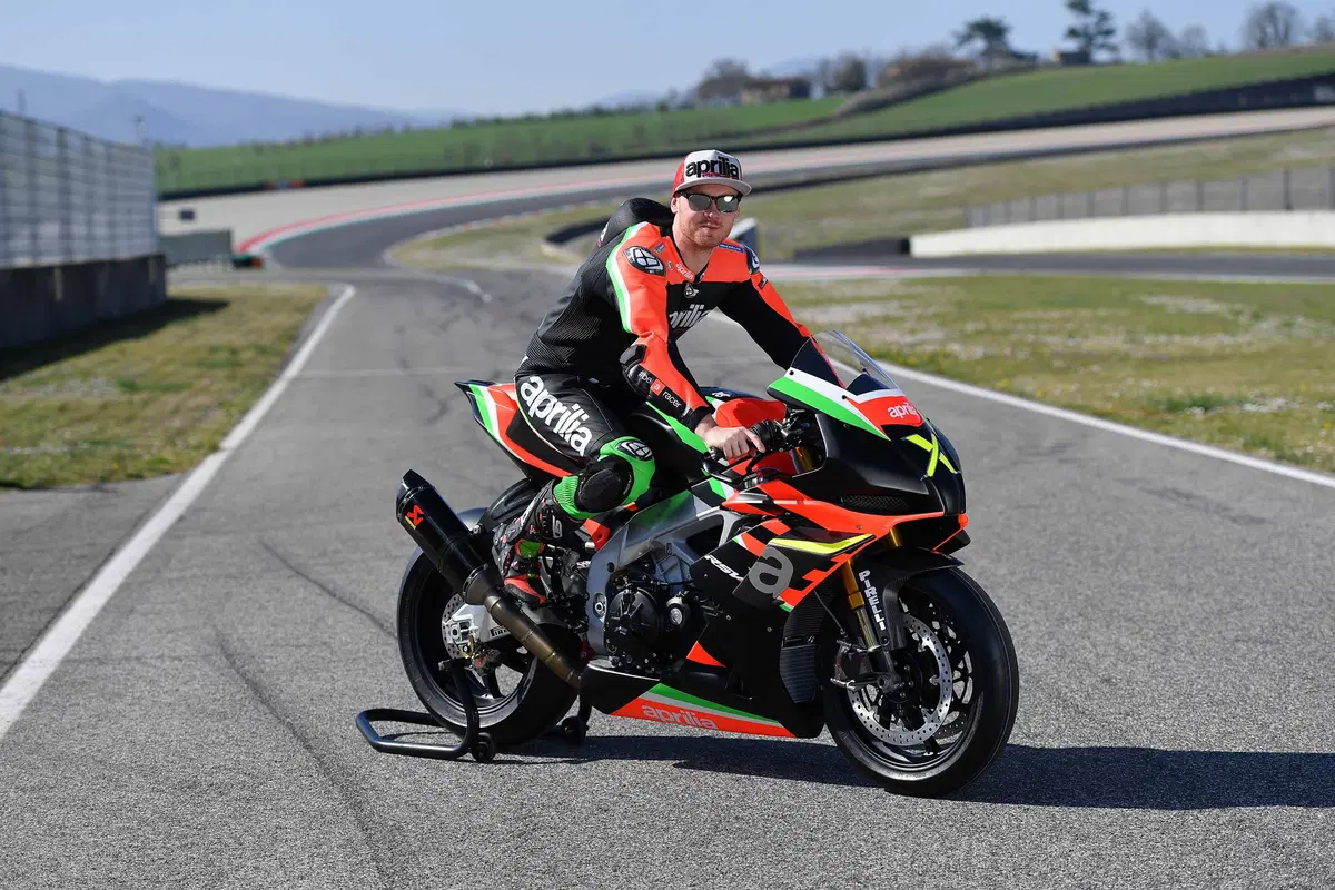 Aprilia RSV4 X, dieci esemplari da 225 cv e 165 kg (13)