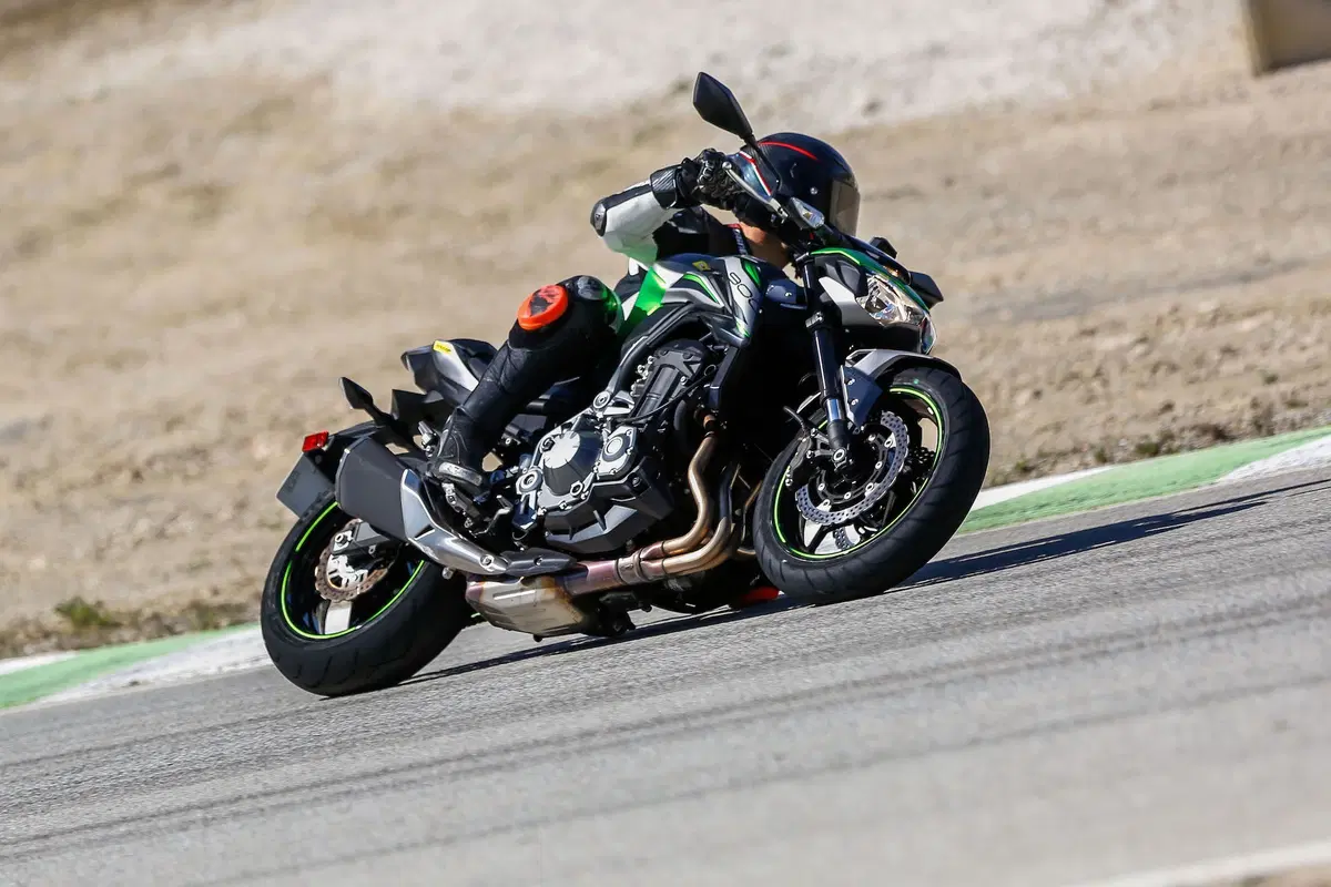 Dunlop Sportsmart Mk3. Su strada e in pista con la nuova hypersport stradale (4)