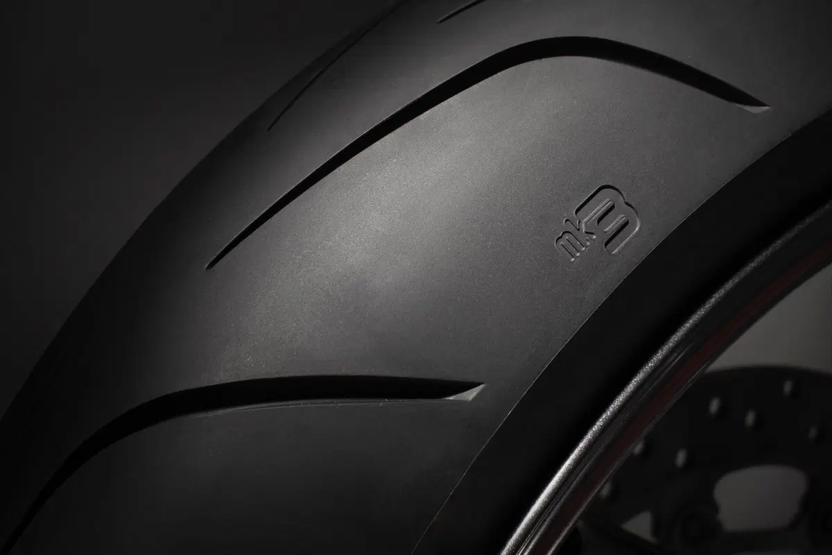 Dunlop Sportsmart Mk3. Su strada e in pista con la nuova hypersport stradale (12)
