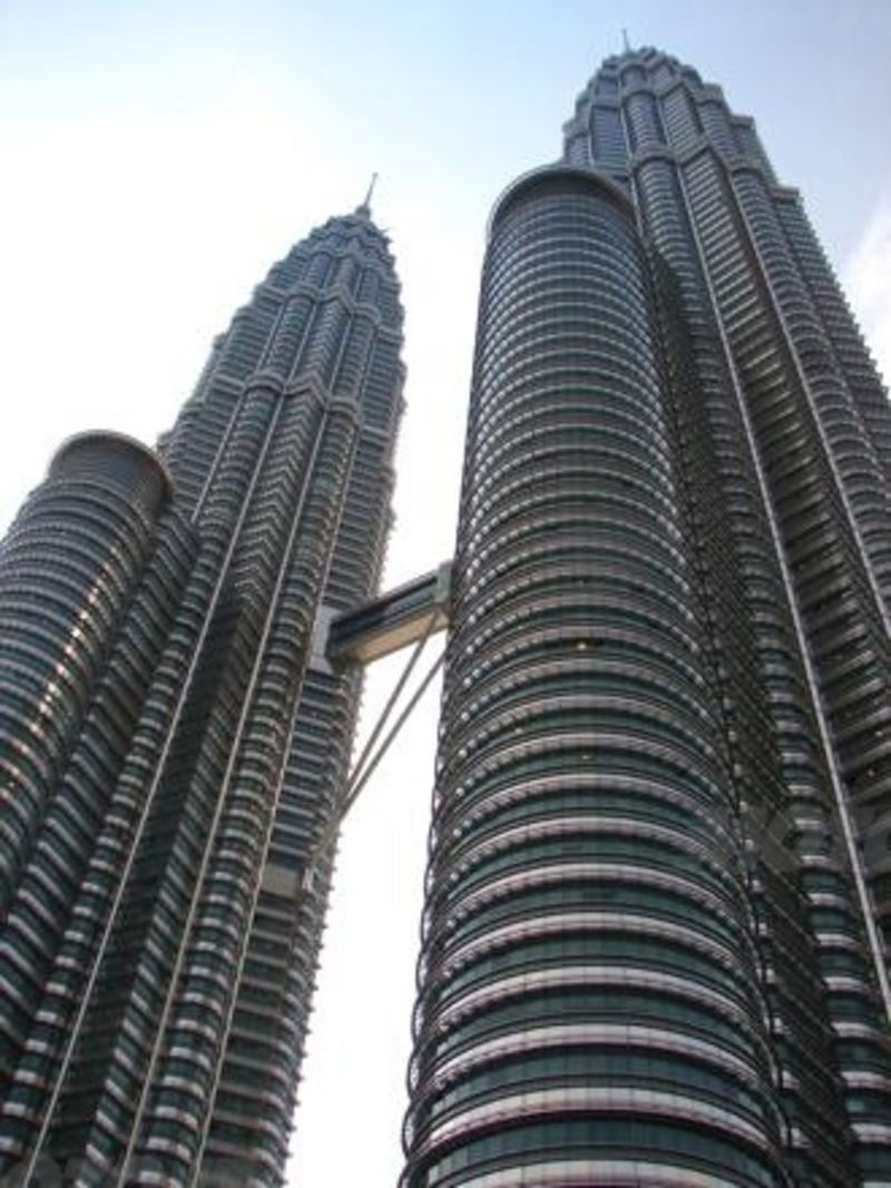 Massimo Clarke. Il centro tecnico della Petronas Lubricants