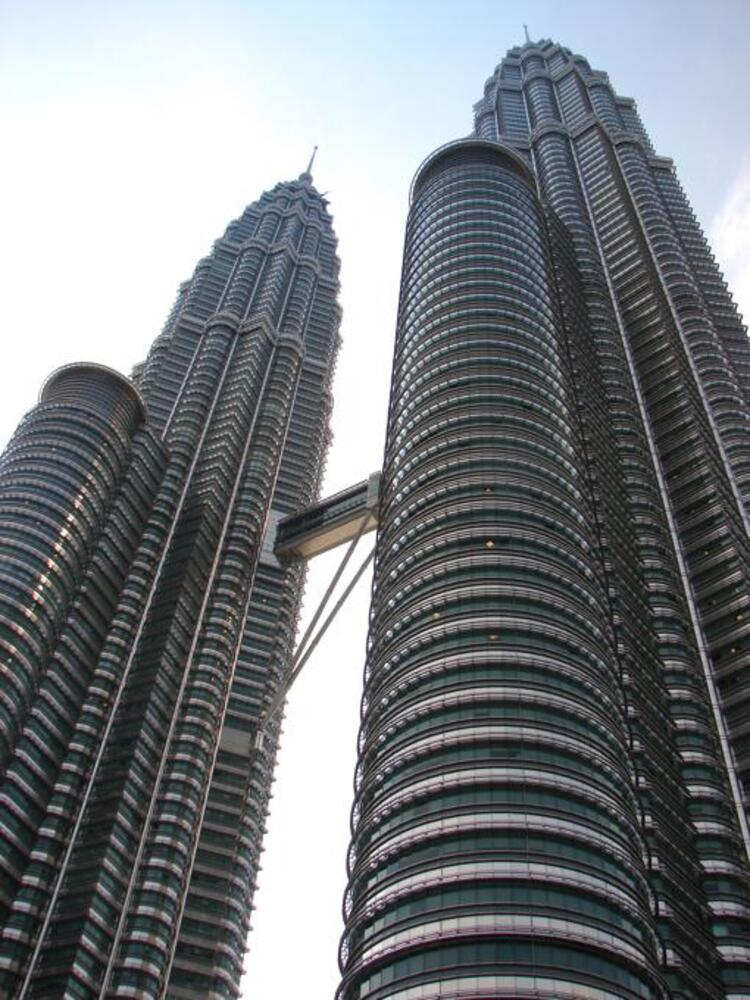 Torri PETRONAS di KL che ospitano il Quartier generale PLI al 29° piano della Torre 1