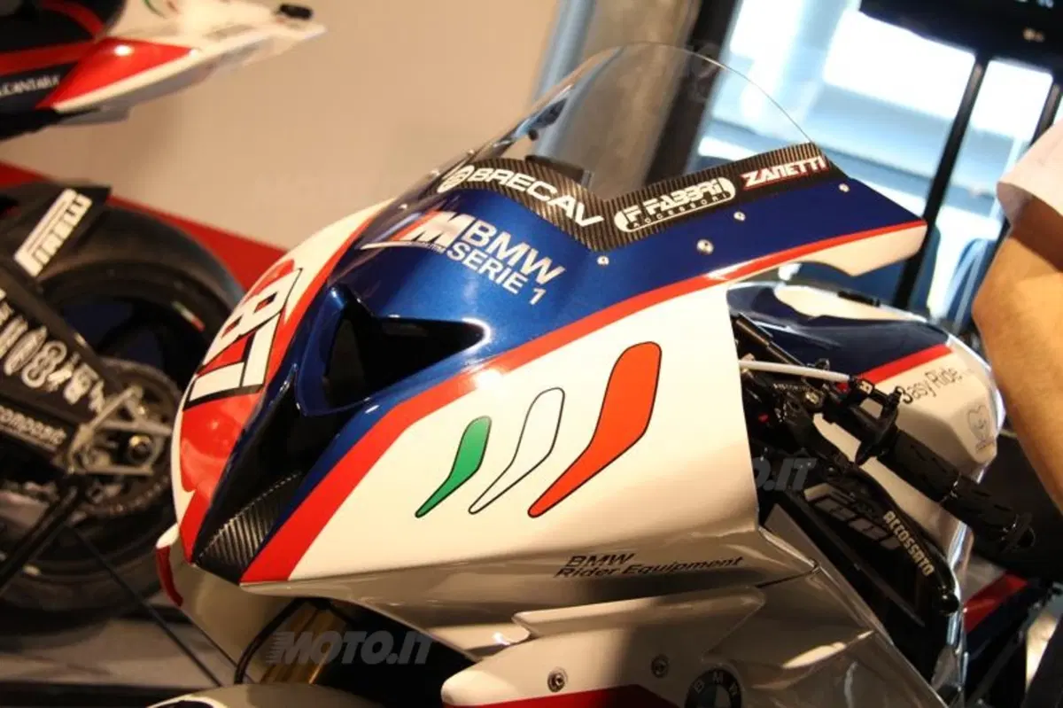 SBK e STK: BMW presenta i team del Mondiale 2011 (5)