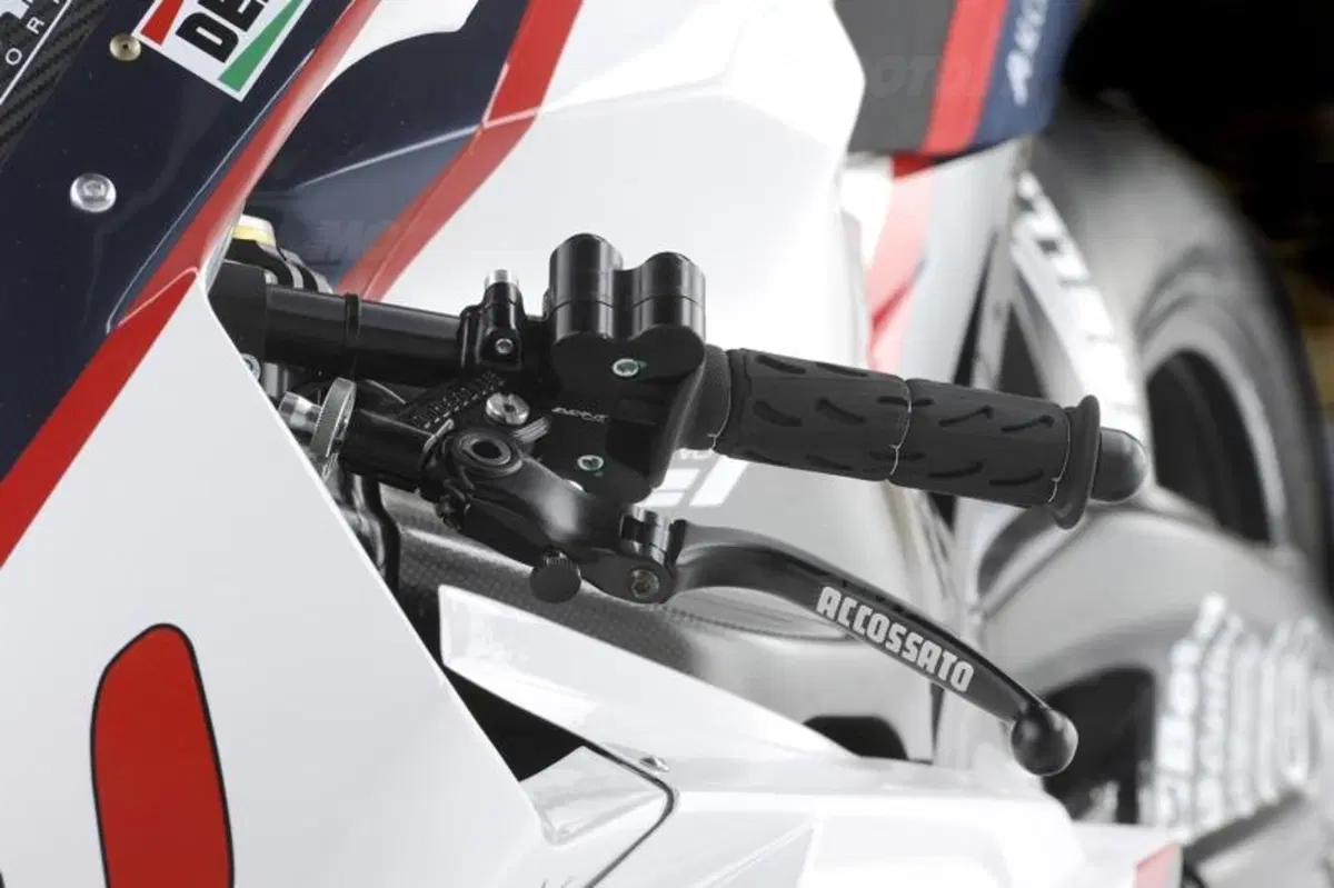 SBK e STK: BMW presenta i team del Mondiale 2011 (9)