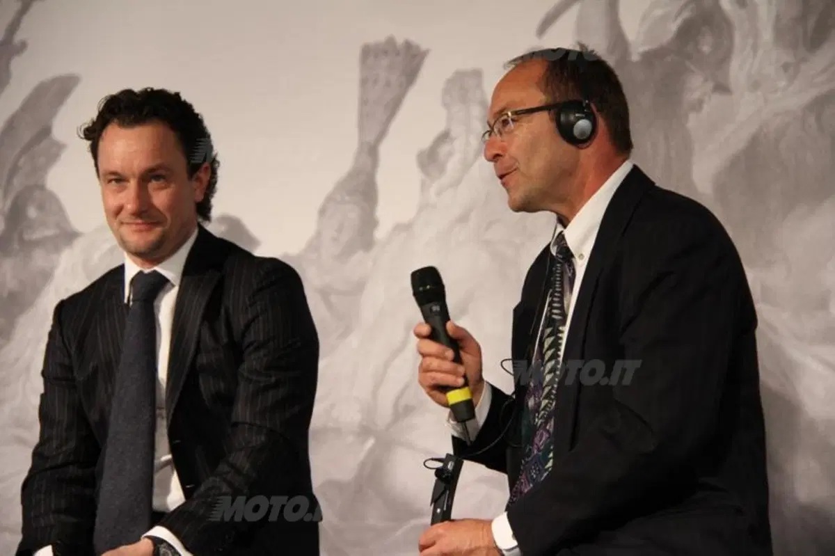 SBK e STK: BMW presenta i team del Mondiale 2011 (11)