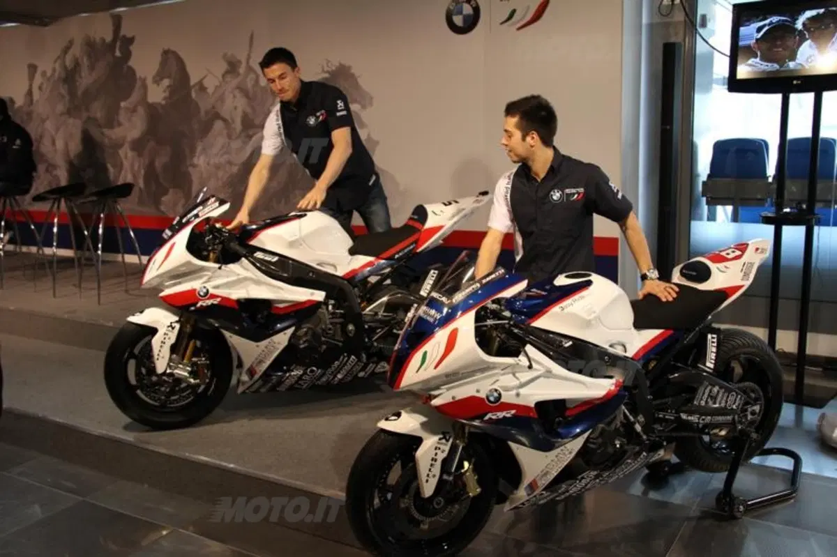 SBK e STK: BMW presenta i team del Mondiale 2011 (16)