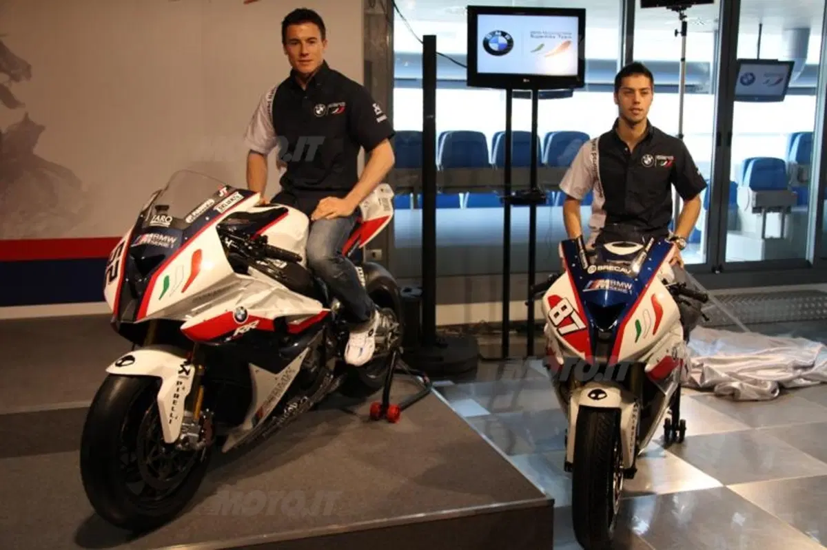 SBK e STK: BMW presenta i team del Mondiale 2011 (18)