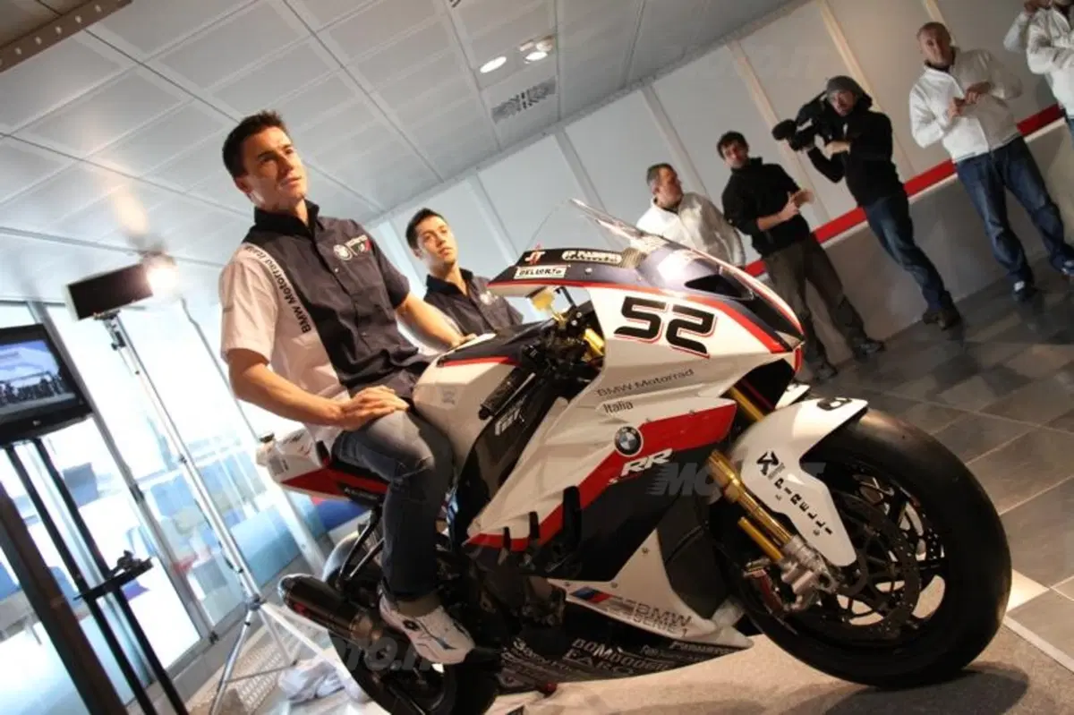 SBK e STK: BMW presenta i team del Mondiale 2011 (19)
