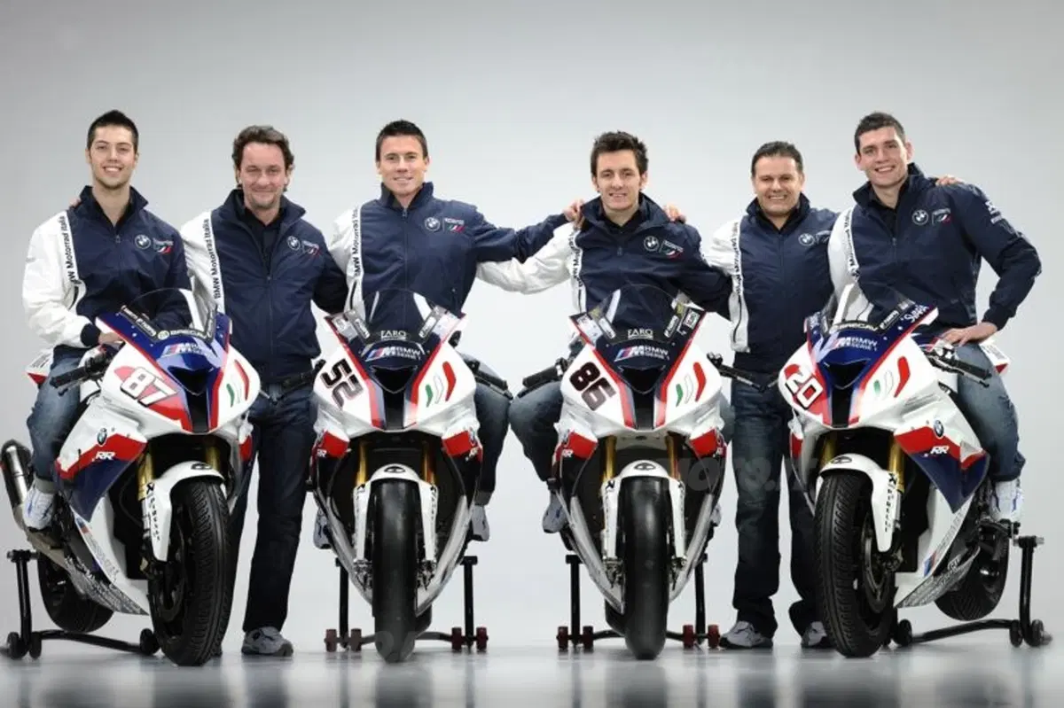 SBK e STK: BMW presenta i team del Mondiale 2011 (24)